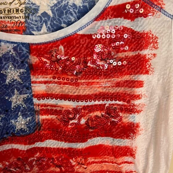 Onque petite Shirt - Picture 7 of 7